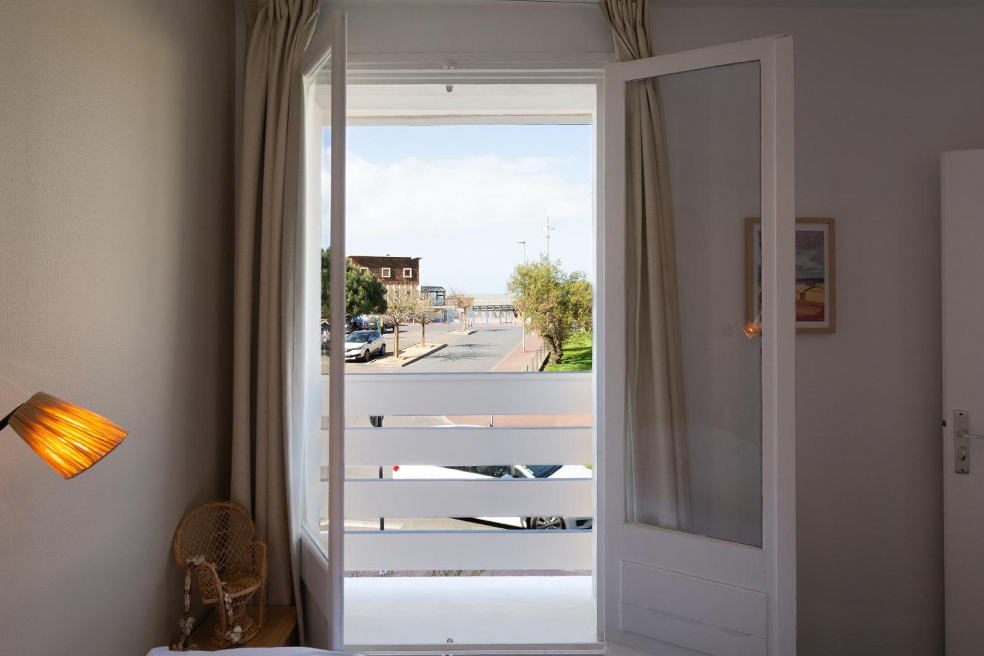 Hotel De La Plage Courseulles-sur-Mer Exterior foto